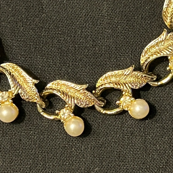 Gold Leaf Bracelet with Pearls and Organic Design - Picture 4 of 13